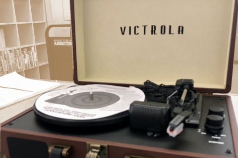 Victrola portable turntable